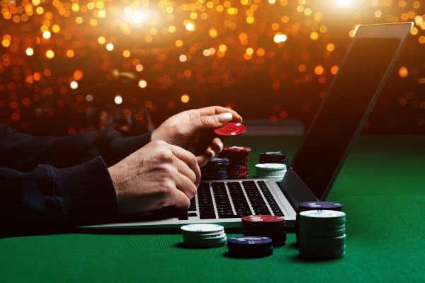 Online Slots reels spin ပြနေသော ဂိမ်းမျက်နှာပြင် Myanmar ကစားသူများအတွက်